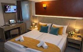 Alpha & Omega Hotel Stuttgart - Air-Conditioned